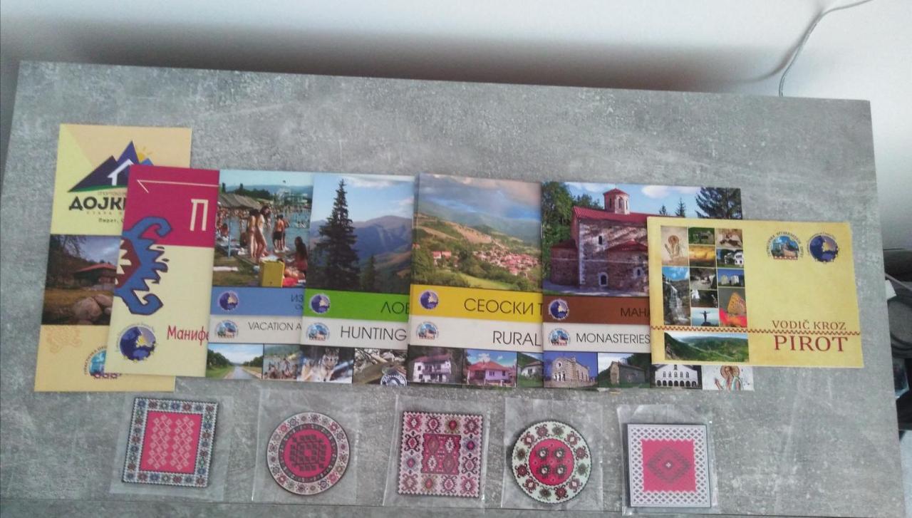 Apartman Maca Pirot Exterior foto
