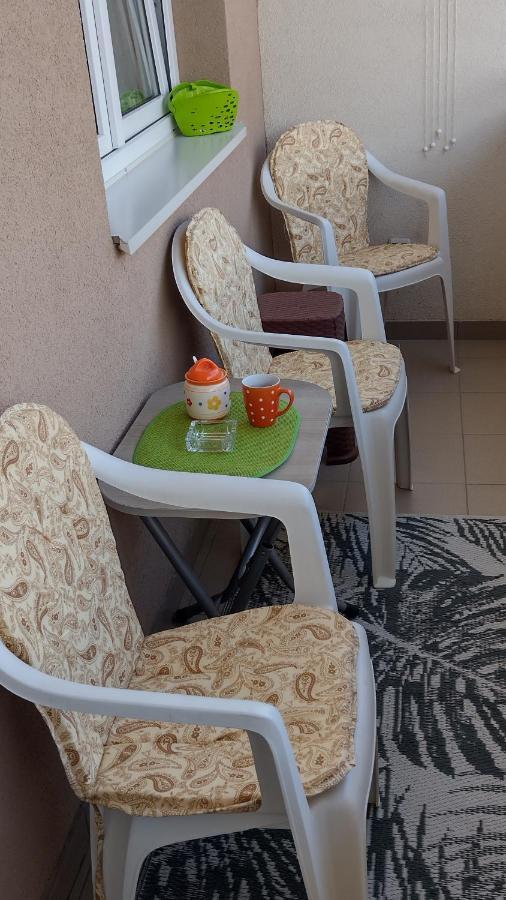 Apartman Maca Pirot Exterior foto